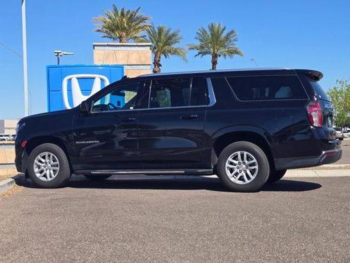 Black 2021 Chevrolet Suburban LT
