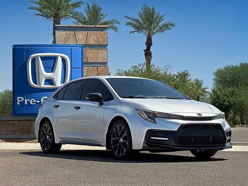 Classic Silver Metallic 2021 Toyota Corolla SE