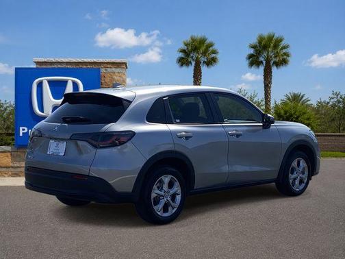 Lunar Silver Metallic 2024 Honda HR-V LX