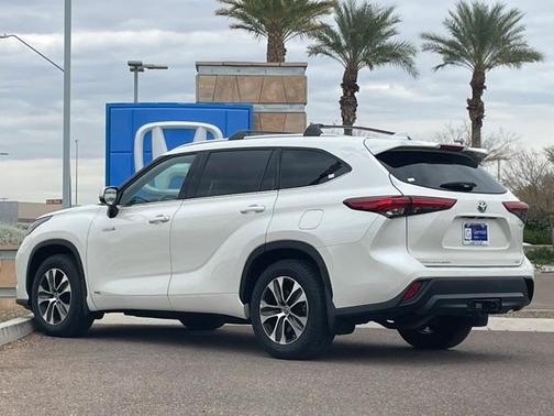 2021 Toyota Highlander Hybrid XLE