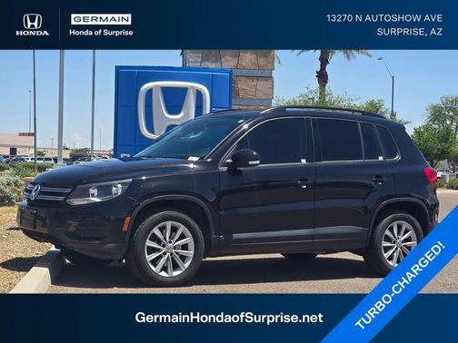Deep Black Pearl Effect 2017 Volkswagen Tiguan Limited 2.0T