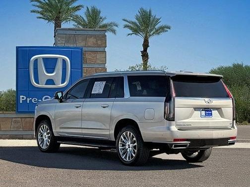 2024 Cadillac Escalade ESV Premium Luxury