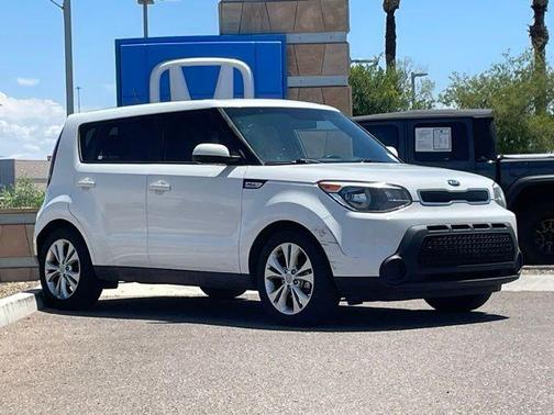 Clear White 2015 Kia Soul +