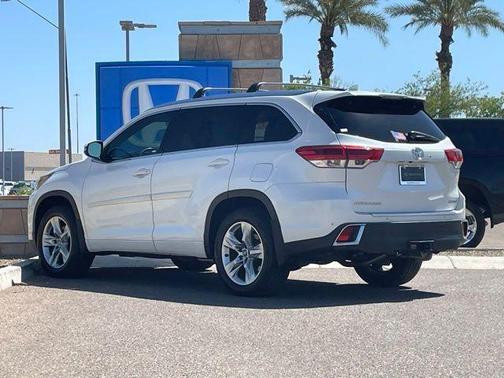 Blizzard Pearl 2019 Toyota Highlander Limited