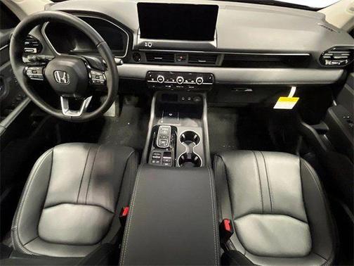 Crystal Black Pearl 2026 Honda Pilot Touring