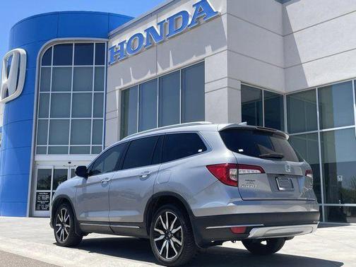 Lunar Silver Metallic 2020 Honda Pilot Touring 8-Passenger