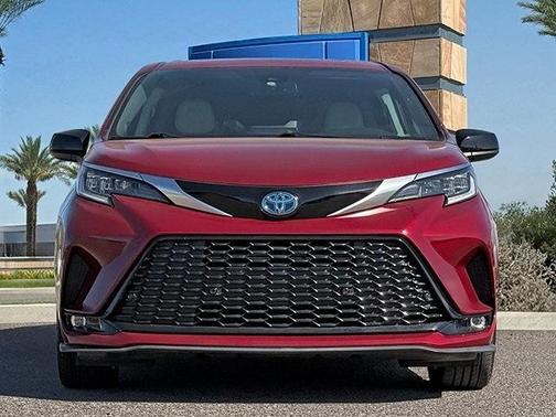 2021 Toyota Sienna XSE 7 Passenger