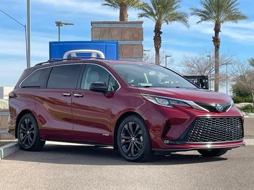2021 Toyota Sienna XSE 7 Passenger