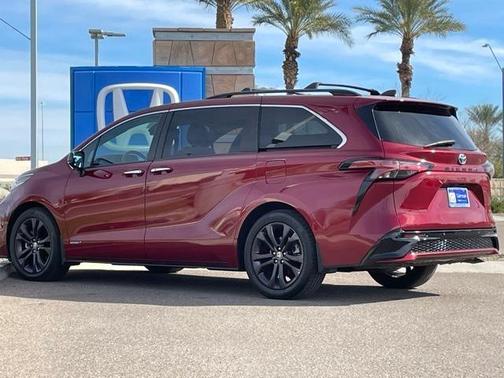 2021 Toyota Sienna XSE 7 Passenger