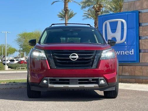 2022 Nissan Pathfinder SL