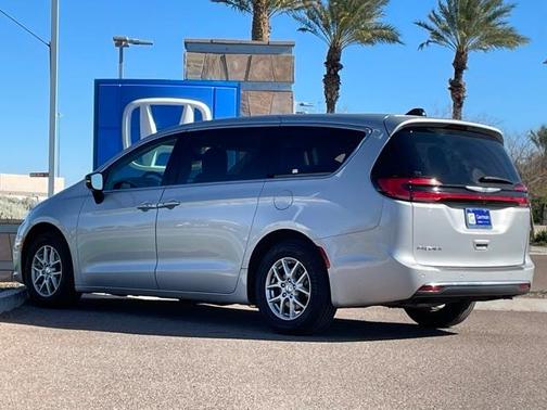 2024 Chrysler Pacifica Touring-L