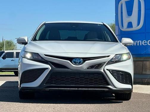 2023 Toyota Camry Hybrid SE