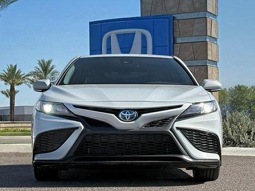 2023 Toyota Camry Hybrid SE