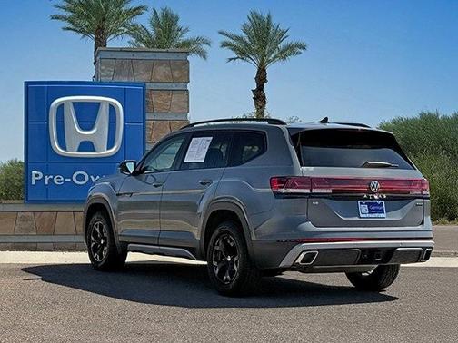 2024 Volkswagen Atlas 2.0T Peak Edition SE w/Technology