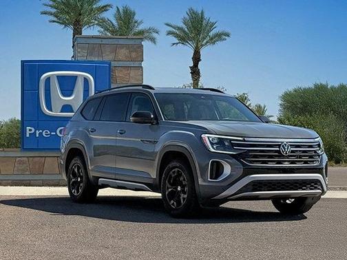 2024 Volkswagen Atlas 2.0T Peak Edition SE w/Technology