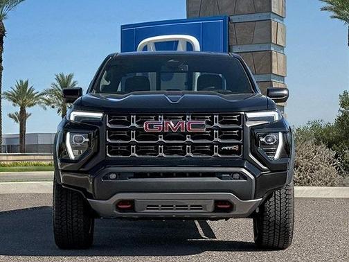 2025 GMC Canyon AT4