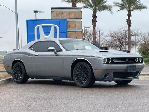 2016 Dodge Challenger SXT