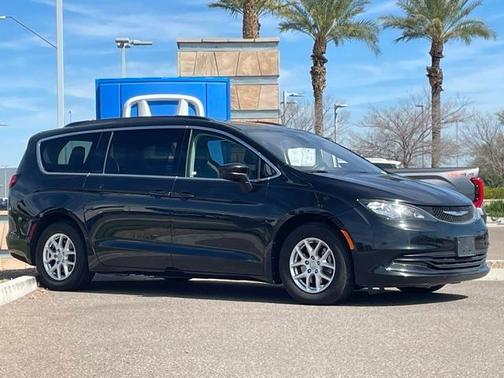 2020 Chrysler Voyager LXI