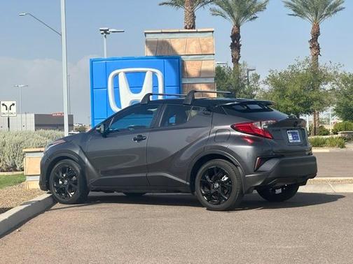 2022 Toyota C-HR XLE