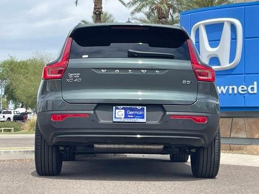 Forest Green 2026 Volvo XC40 B5 Ultra