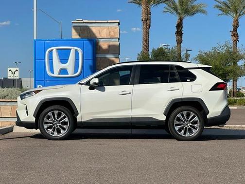 2021 Toyota RAV4 XLE Premium
