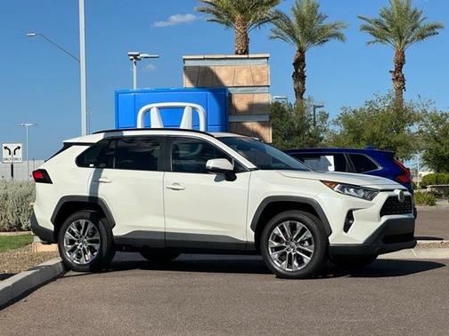 2021 Toyota RAV4 XLE Premium