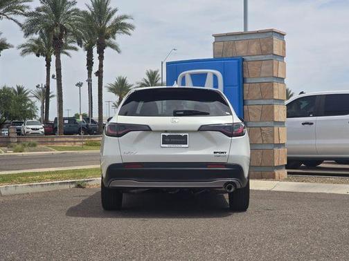 Platinum White Pearl 2025 Honda HR-V Sport