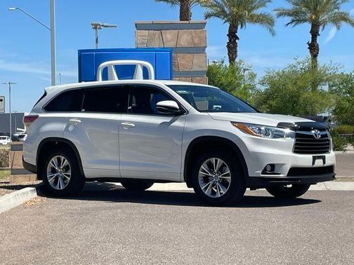 Blizzard Pearl 2016 Toyota Highlander LE Plus