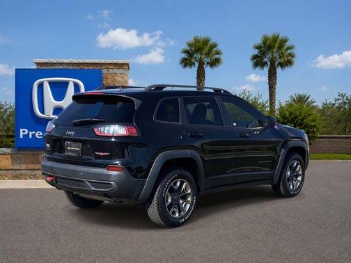 Diamond Black 2019 Jeep Cherokee Trailhawk