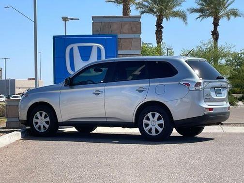 2014 Mitsubishi Outlander ES