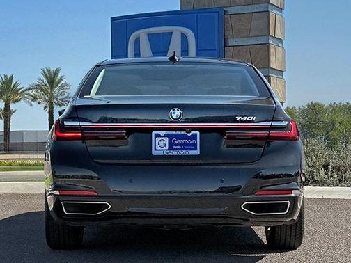 2022 BMW 740 i