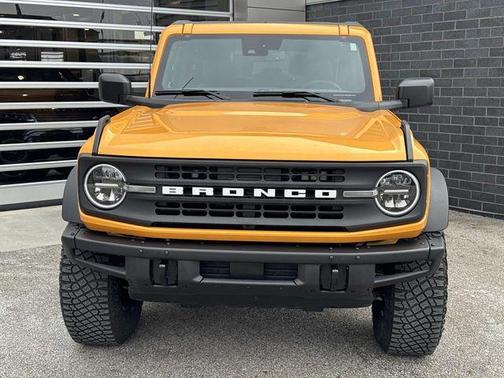 Cyber Orange Metallic Tricoat 2022 Ford Bronco Black Diamond