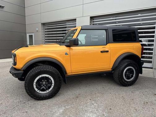 Cyber Orange Metallic Tricoat 2022 Ford Bronco Black Diamond