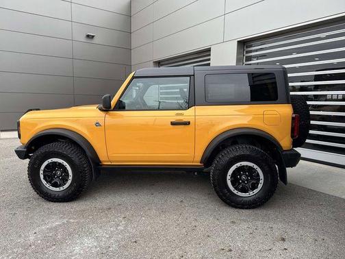 Cyber Orange Metallic Tricoat 2022 Ford Bronco Black Diamond