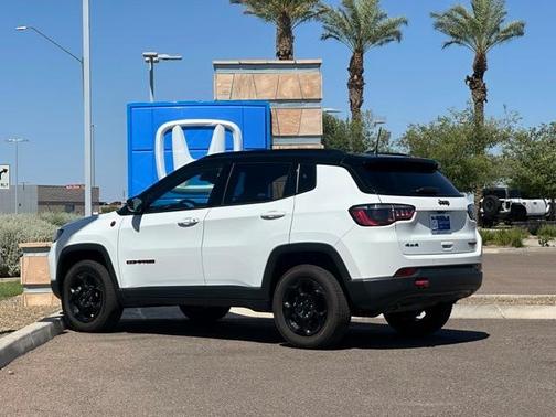 2023 Jeep Compass Trailhawk