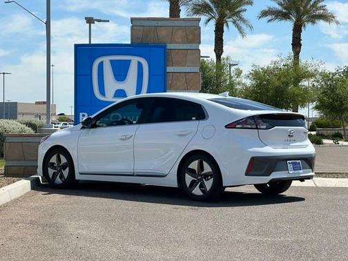 2022 Hyundai IONIQ Hybrid SEL