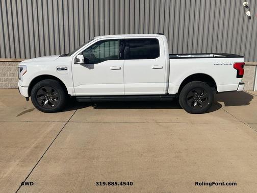 2025 Ford F-150 Lightning LARIAT