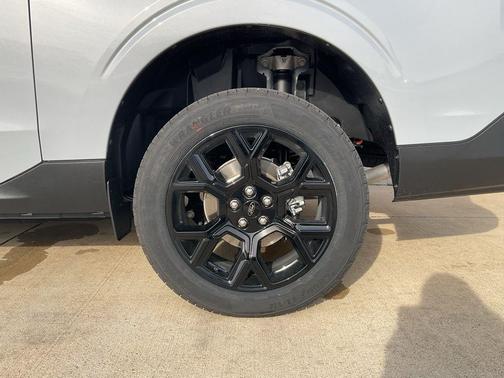 Space White Metallic 2026 Ford Maverick Lariat