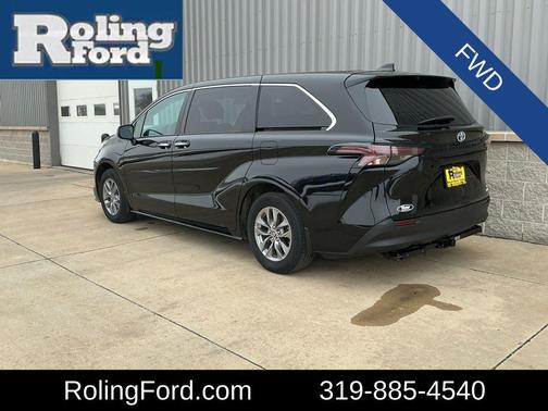 2023 Toyota Sienna XLE
