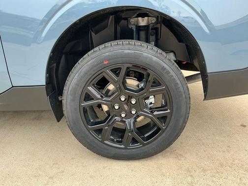 Azure Gray Metallic Tri-Coat 2026 Ford Maverick Lariat