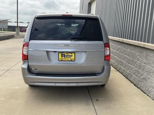 2015 Chrysler Town & Country Touring-L