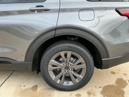 Carbonized Gray Metallic 2026 Ford Explorer Active