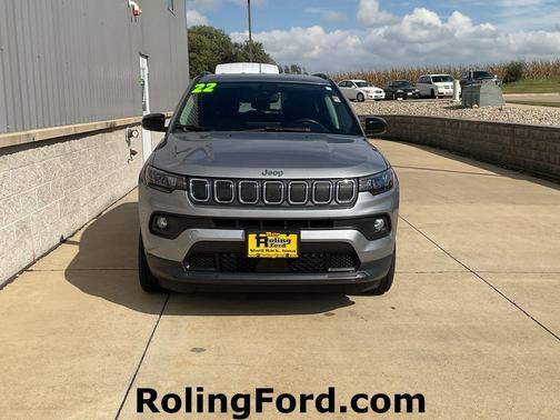 2022 Jeep Compass Latitude Lux