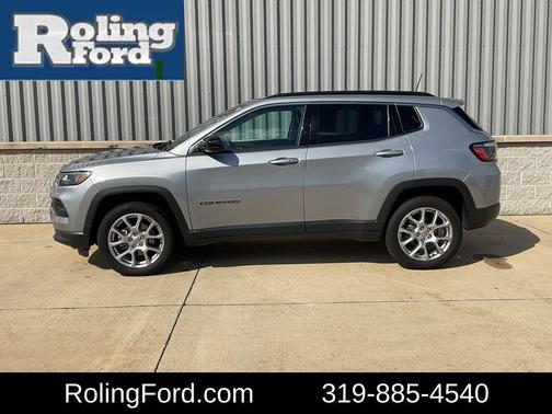 2022 Jeep Compass Latitude Lux