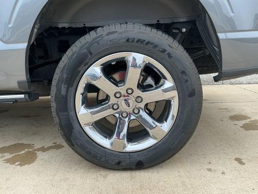 Carbonized Gray Metallic 2023 Ford F-150 Lariat