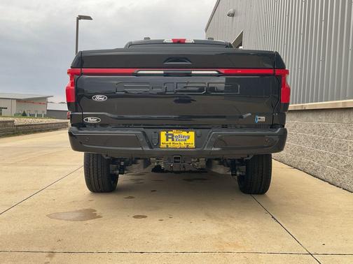 2025 Ford F-150 Lightning Platinum