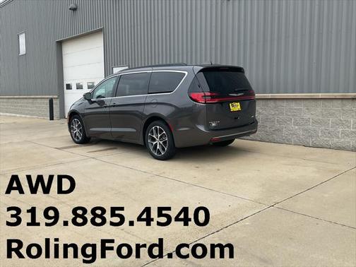 2022 Chrysler Pacifica Touring L