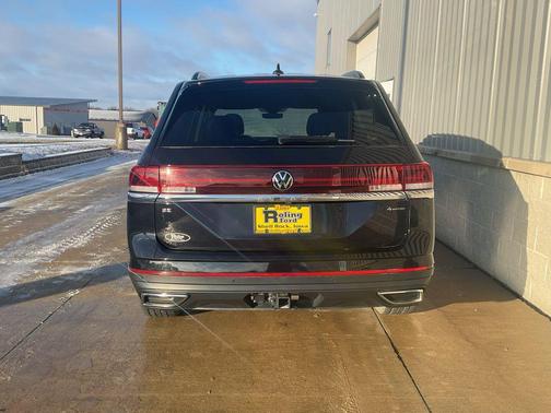 2024 Volkswagen Atlas 2.0T SE w/Technology 4MOTION