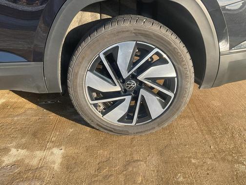 2024 Volkswagen Atlas 2.0T SE w/Technology 4MOTION