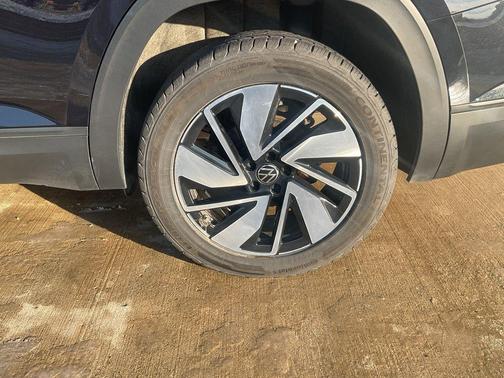 2024 Volkswagen Atlas 2.0T SE w/Technology 4MOTION